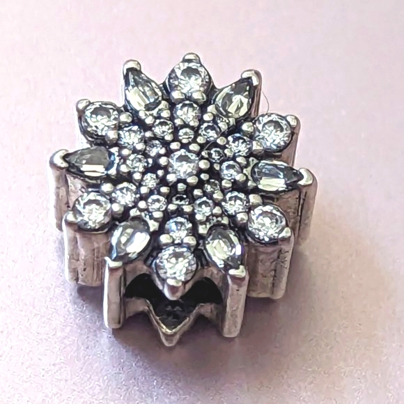 Pandora Ice Crystal Snowflake Charm - Picture 4 of 10